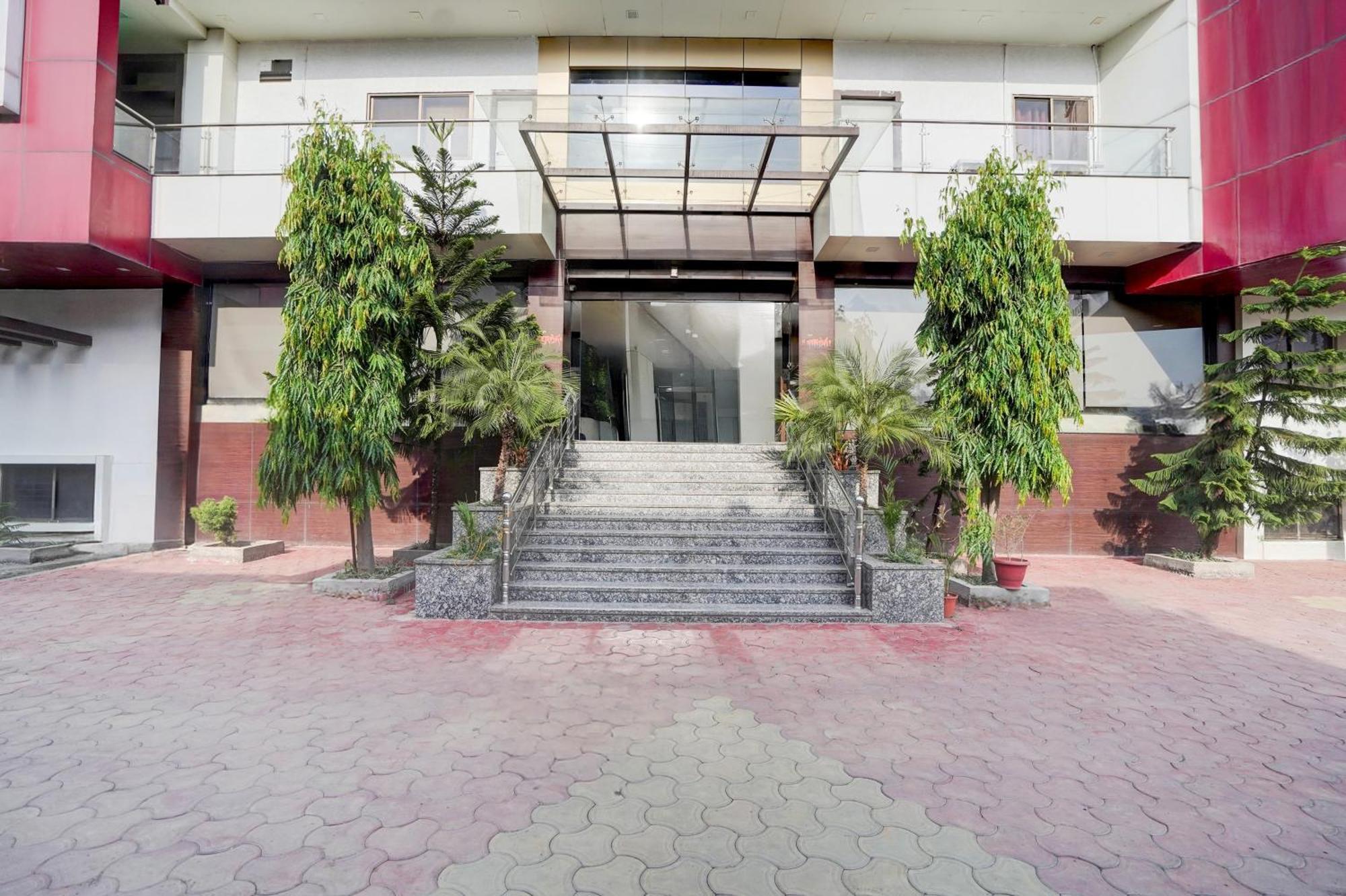 Super Townhouse Lalghati Near Airport Bhopal Exterior foto