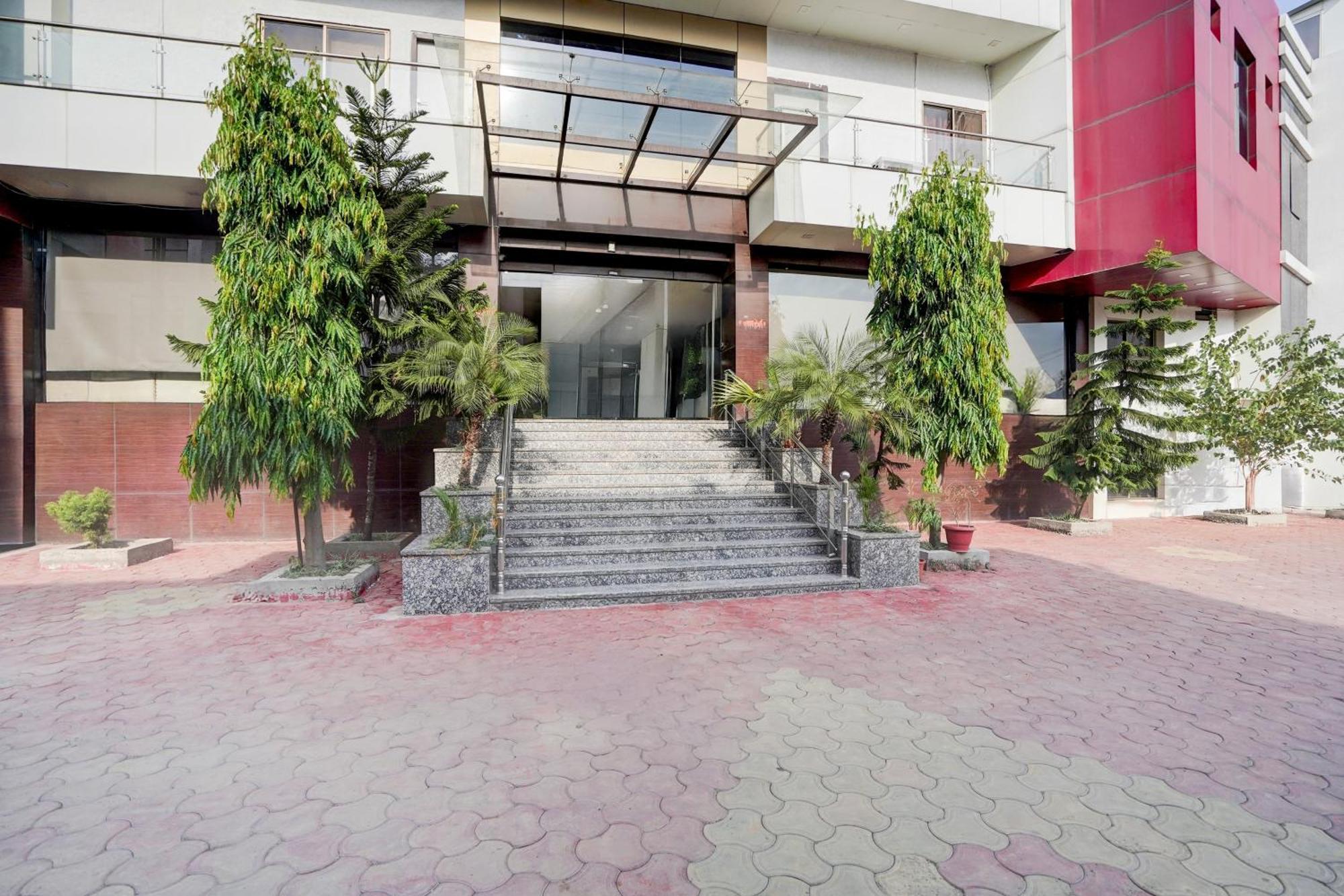 Super Townhouse Lalghati Near Airport Bhopal Exterior foto